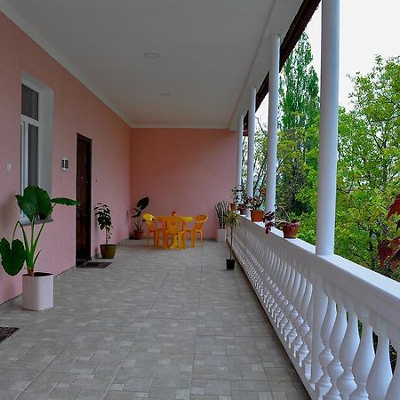 Sofia Guest House Кутаиси Екстериор снимка