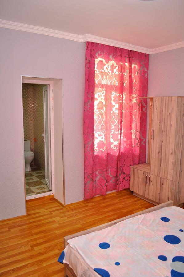 Sofia Guest House Кутаиси Екстериор снимка