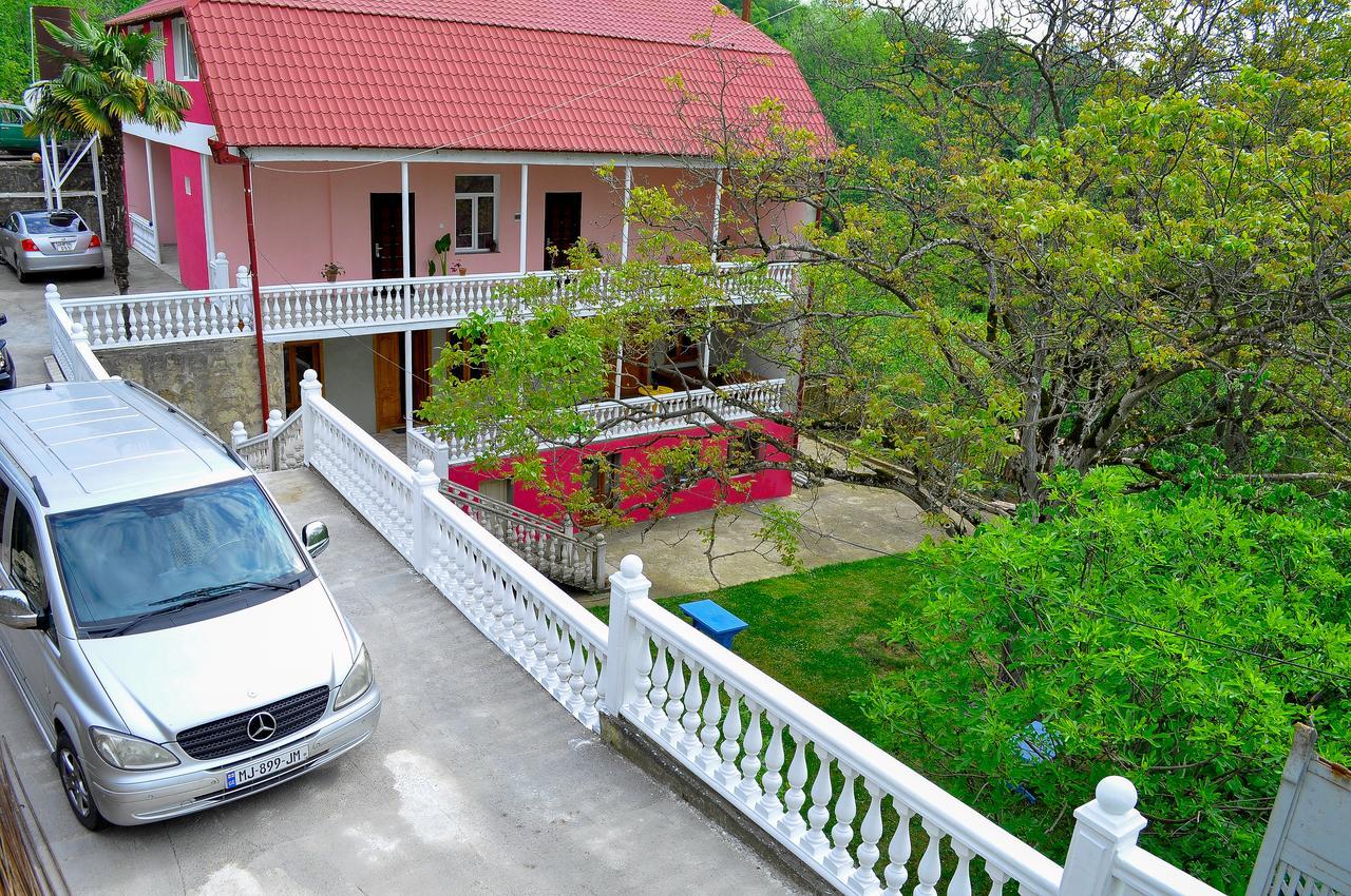 Sofia Guest House Кутаиси Екстериор снимка